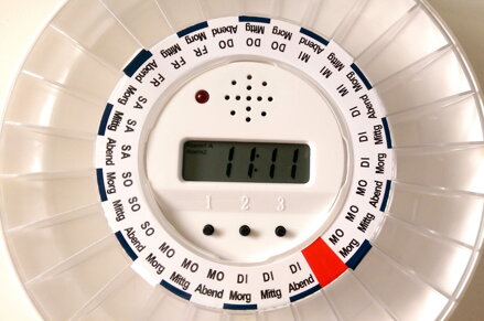 Automatischer elektronischer Pillenspender mit Alarm DoseControl mit transparentem Deckel ENGLISCH - Modell 2017