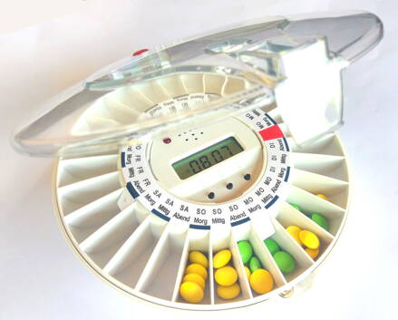 Medikamentenautomat DoseControl mit transparentem Deckel und zusätzlichem Schlüssel DEUTSCH - neue Generation